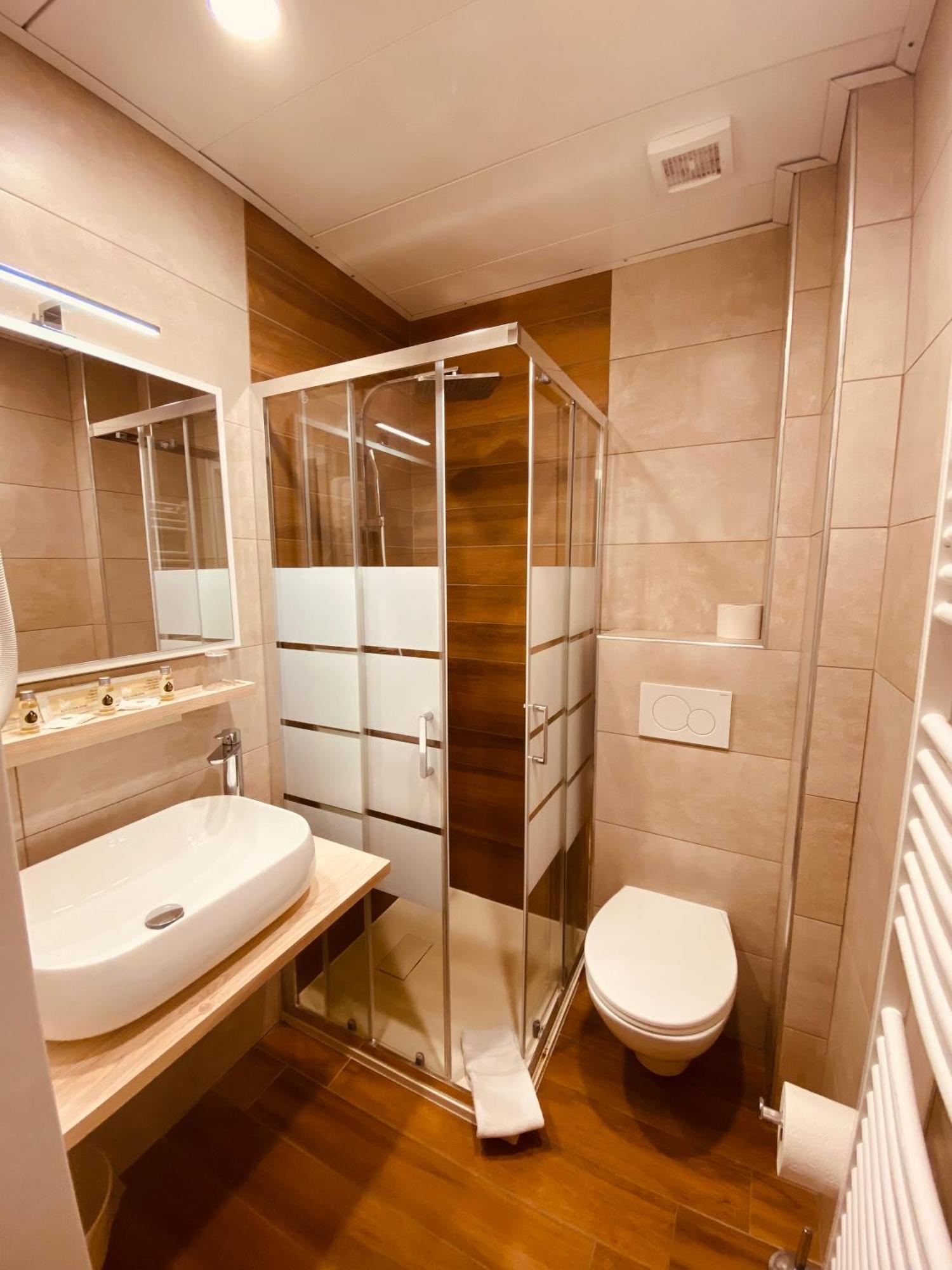 Hotel Garni Montaldi Muralto Buitenkant foto